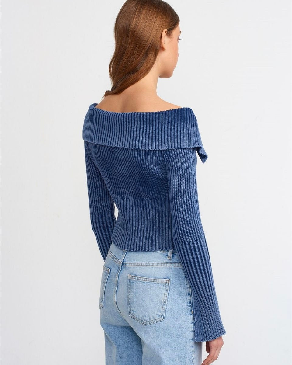 Blue Zipped Top