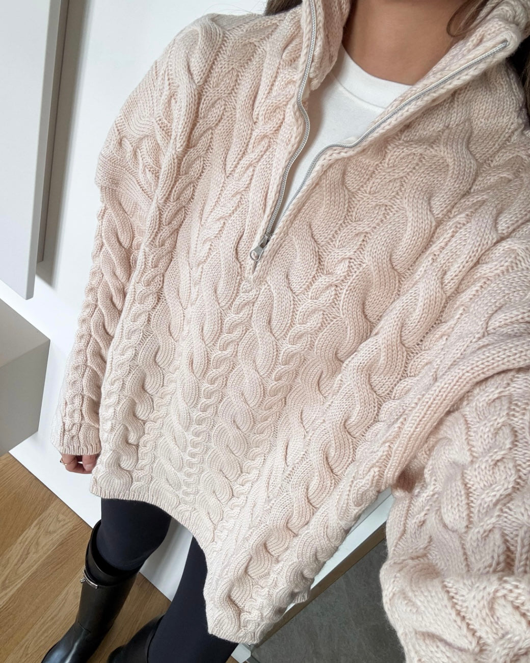Vanilla Sweater with Zipper