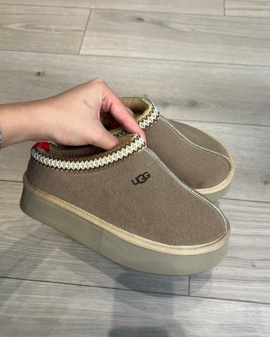 UGGS