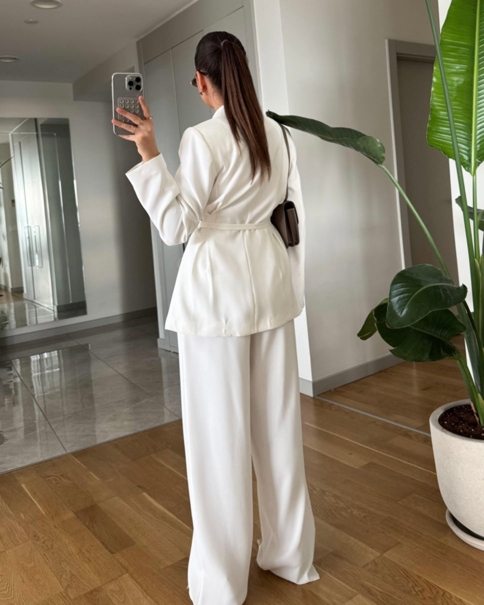 White Trendy Set