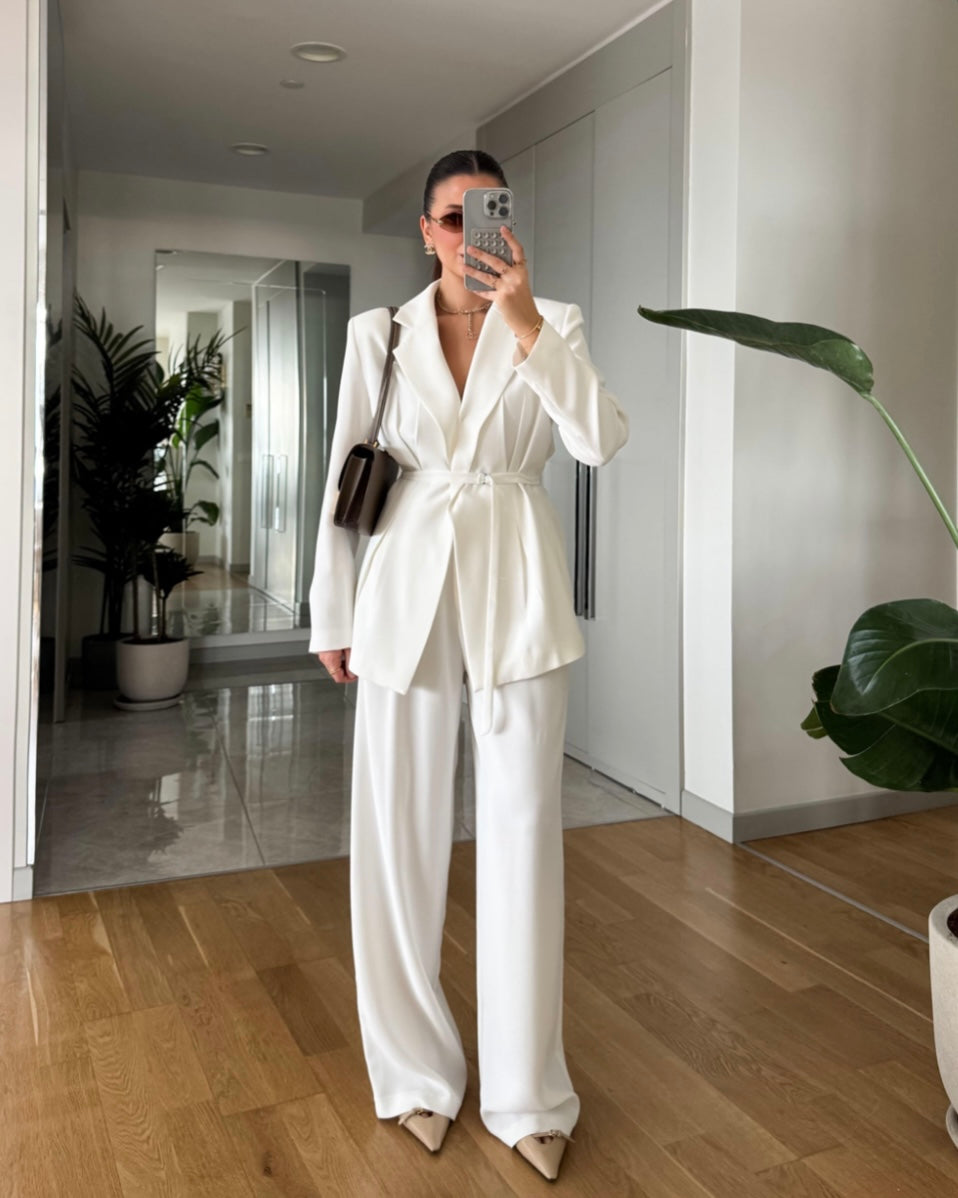White Trendy Set