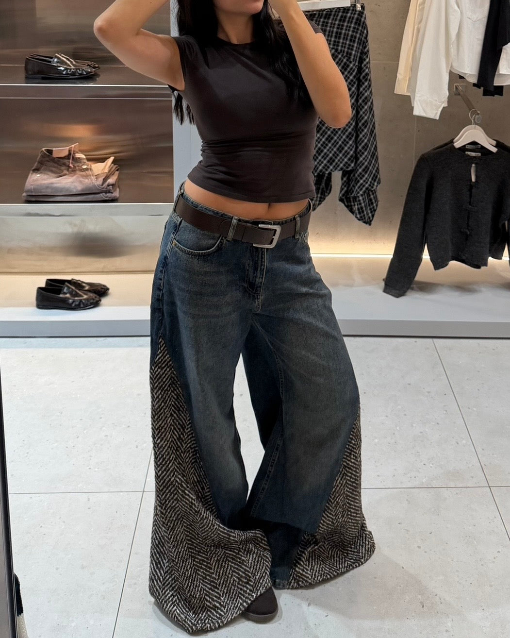 Super Wide Jeans with Detail on Sides