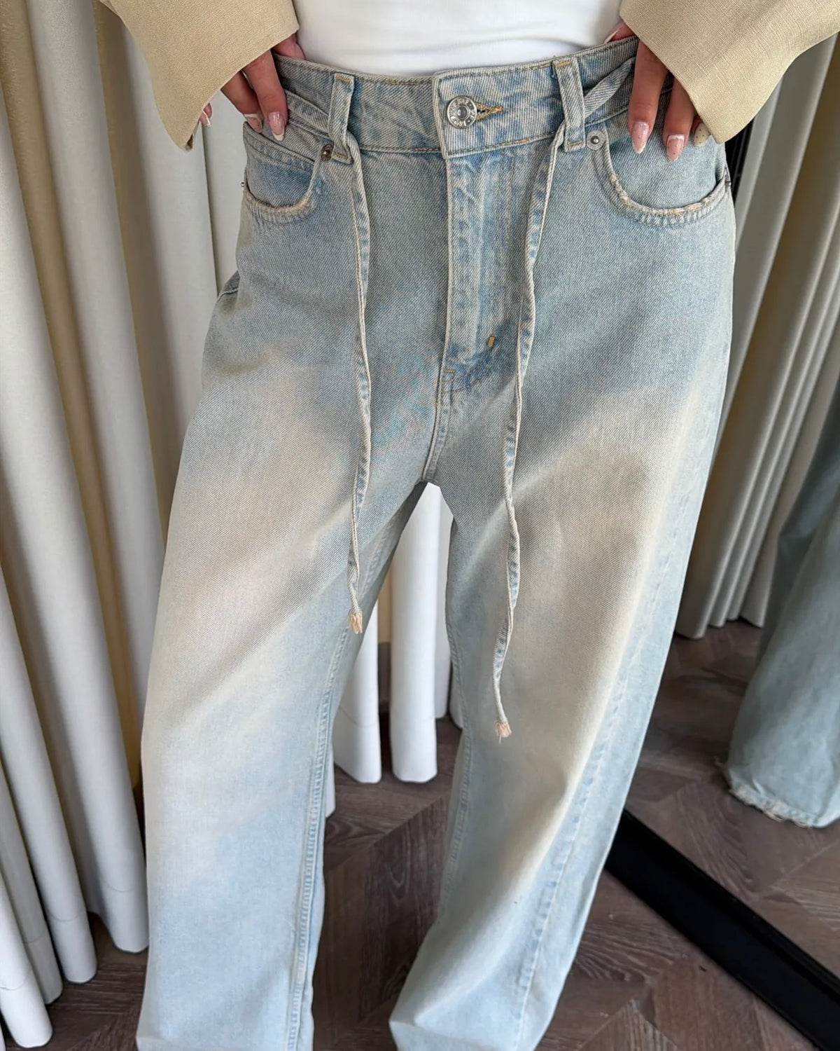 Light Washed Jeans